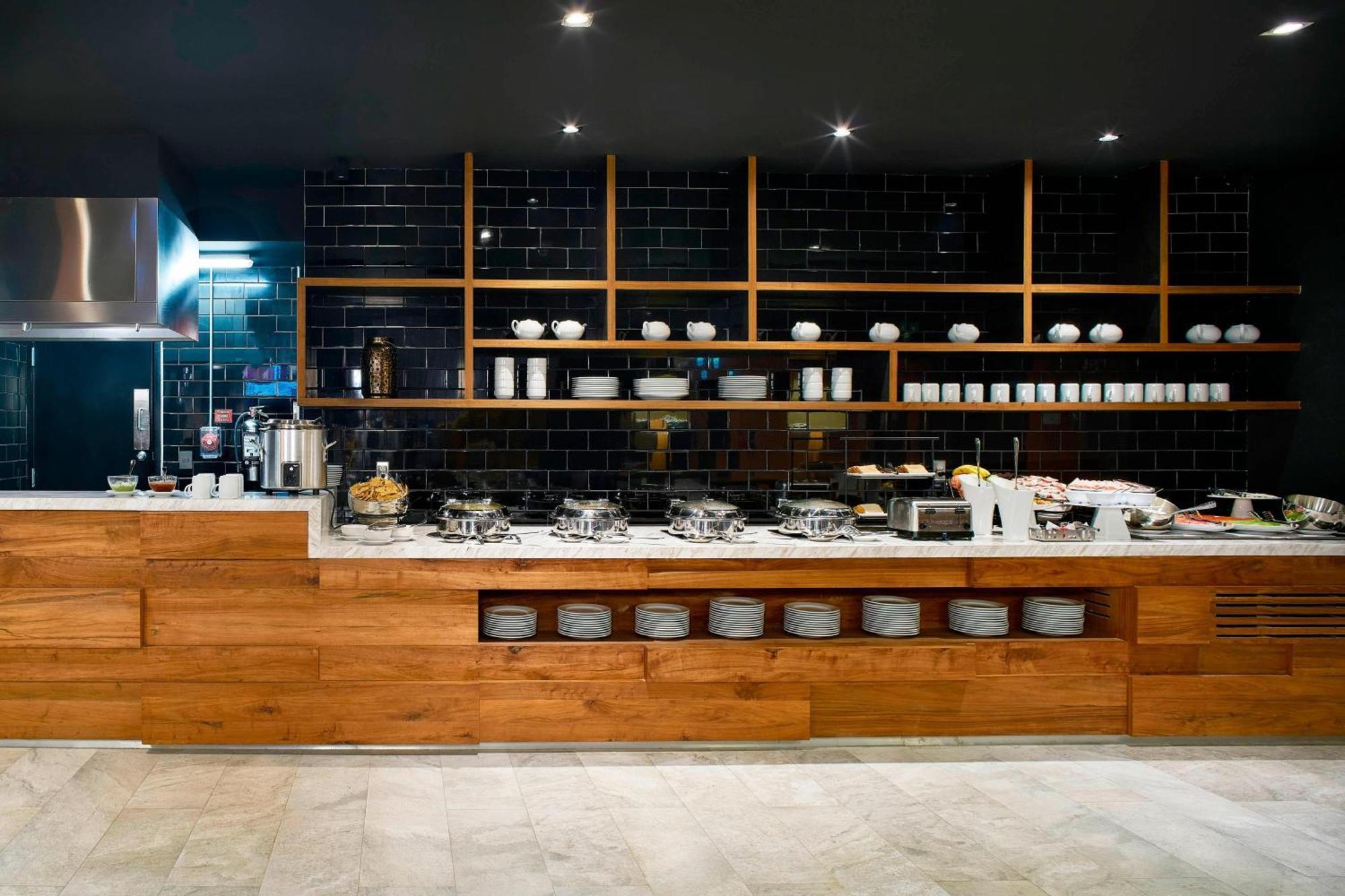 Courtyard By Marriott Mexico City Toreo Екстериор снимка