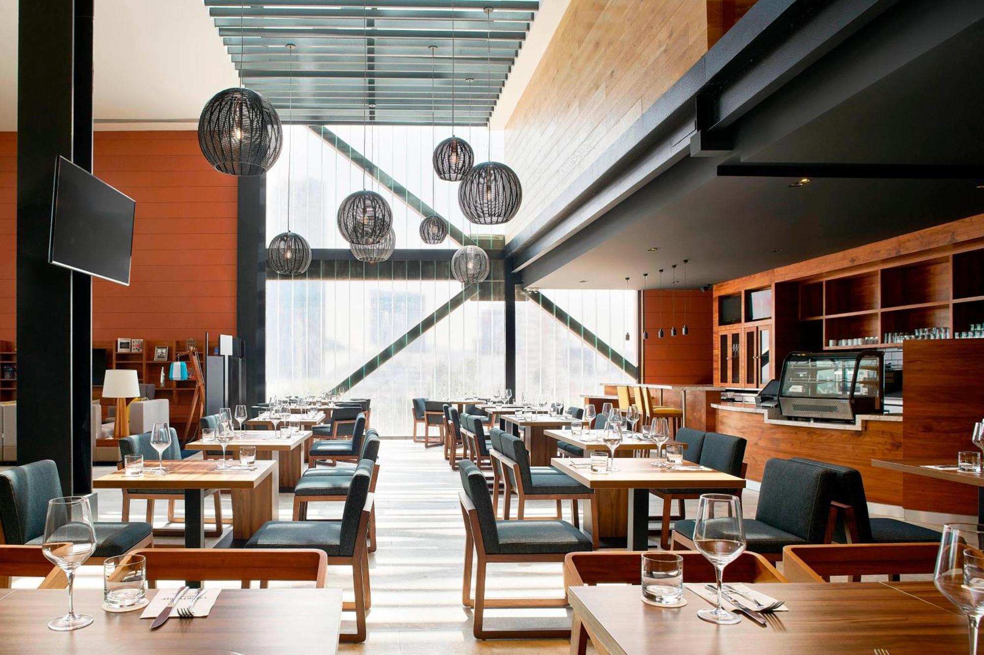 Courtyard By Marriott Mexico City Toreo Екстериор снимка